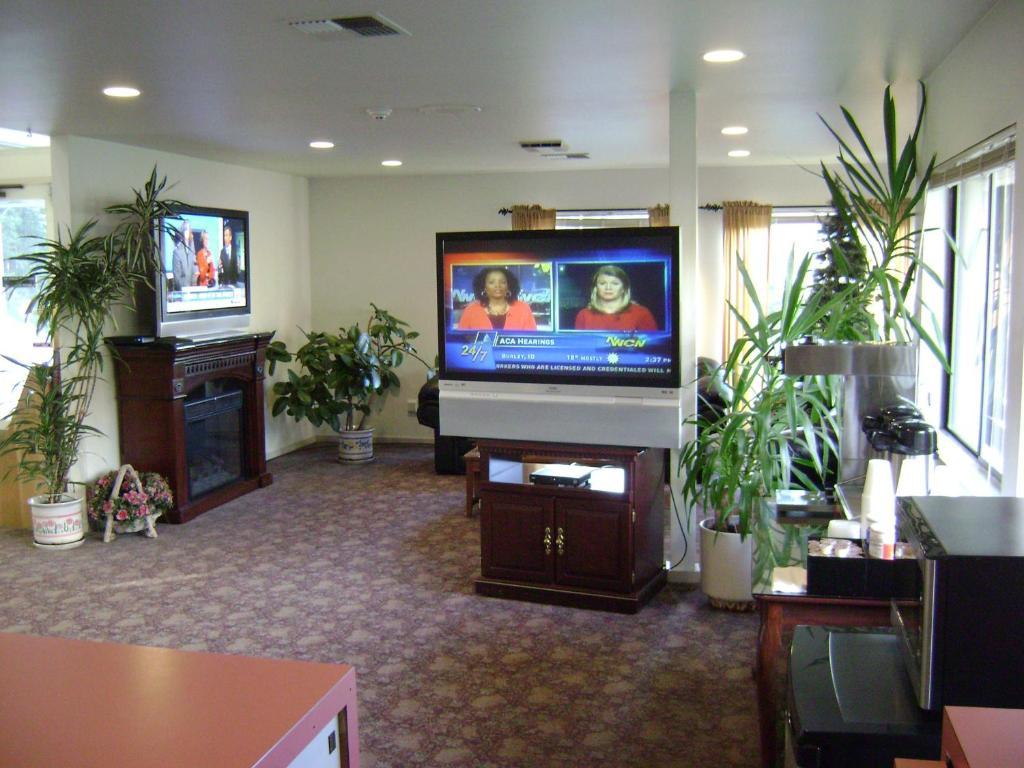 Edgewick Inn Норт Бенд Екстериор снимка