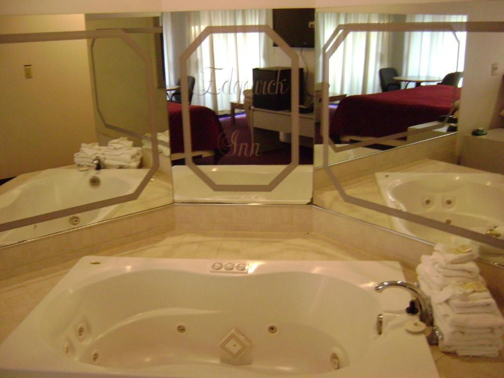 Edgewick Inn Норт Бенд Стая снимка